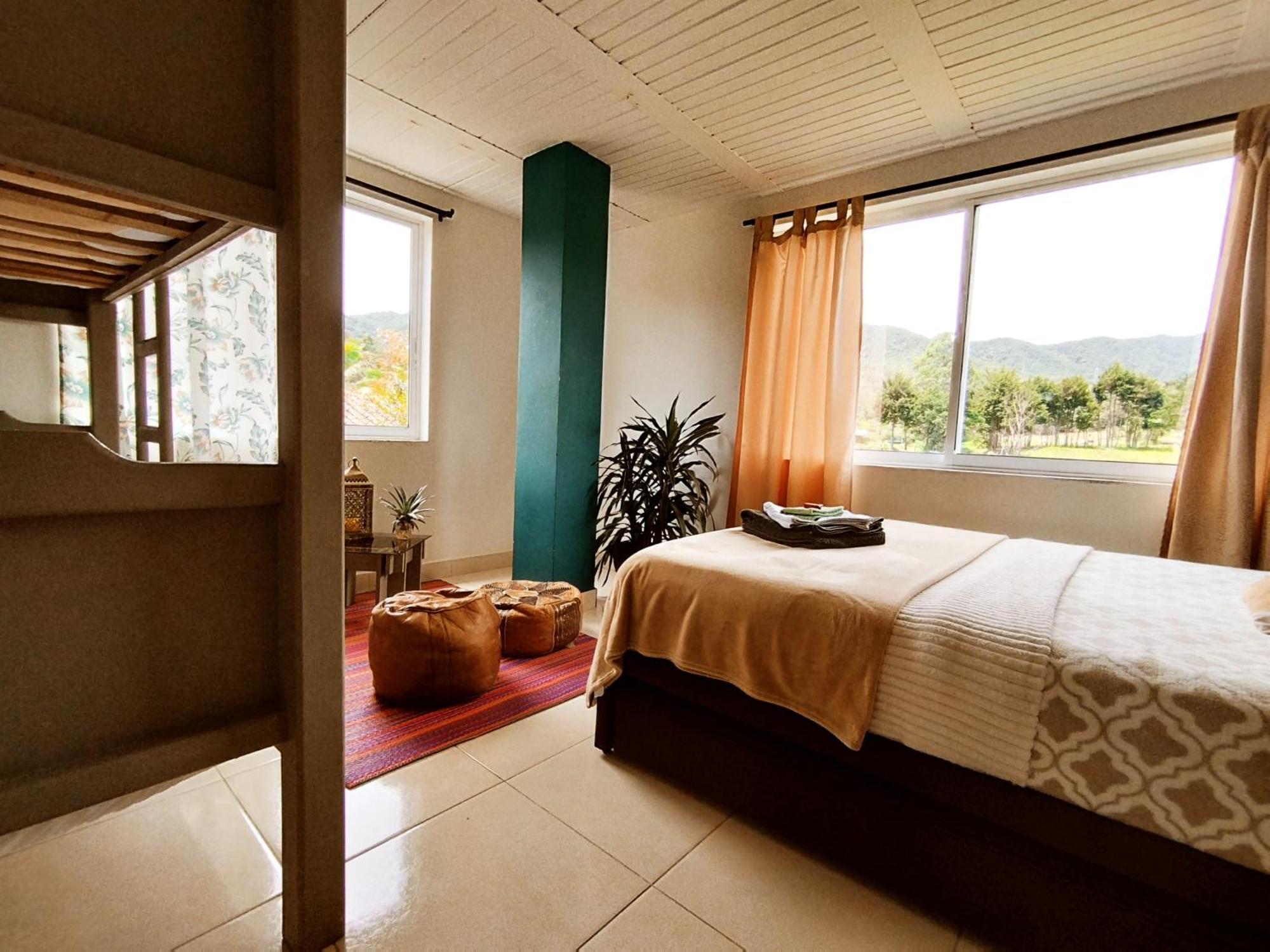 Casa Kayam Y Residencia Artística Albergue Guatapé